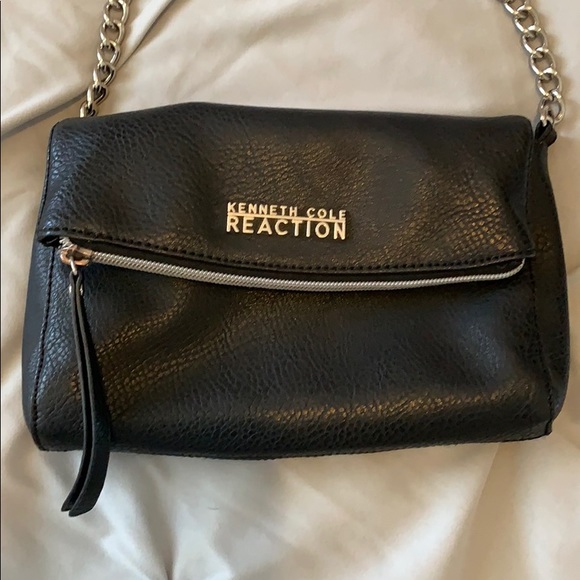 Kenneth Cole Reaction black leather crossbody bag - Picture 2 of 3